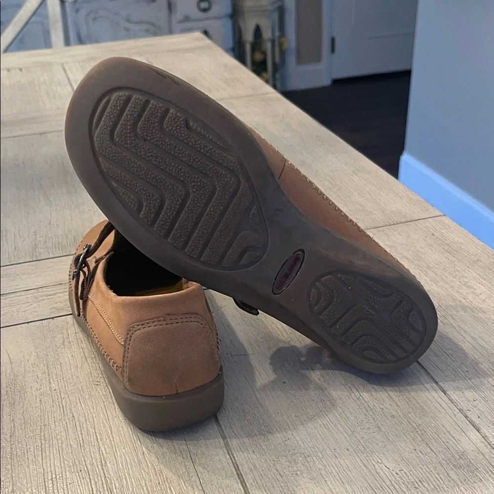 Dex Women's Tan Loafers - Picture 5 of 6